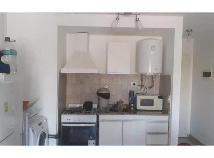 ALQUILER DEPARTAMENTO MONO AMBIENTE. MORON. 2