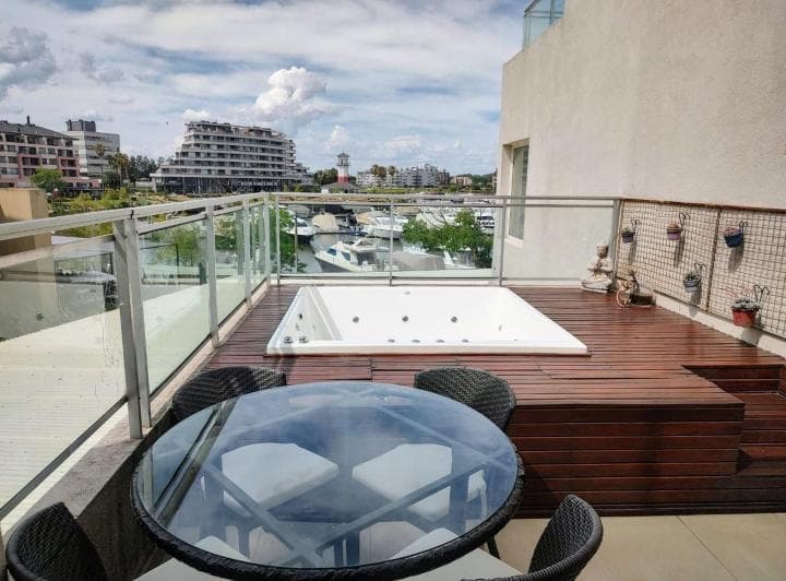 DEPARTAMENTO 4 AMB BAHIA. BALCON CON HIDRO- APTO PROFESIONAL 4