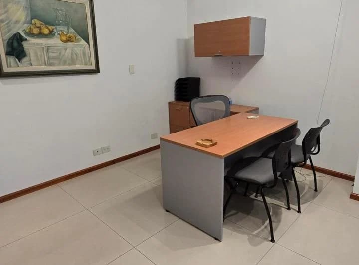 EXCELENTE OFICINA EN SAN ISSIDRO 2