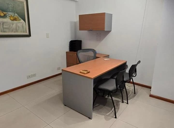 EXCELENTE OFICINA EN SAN ISSIDRO 3