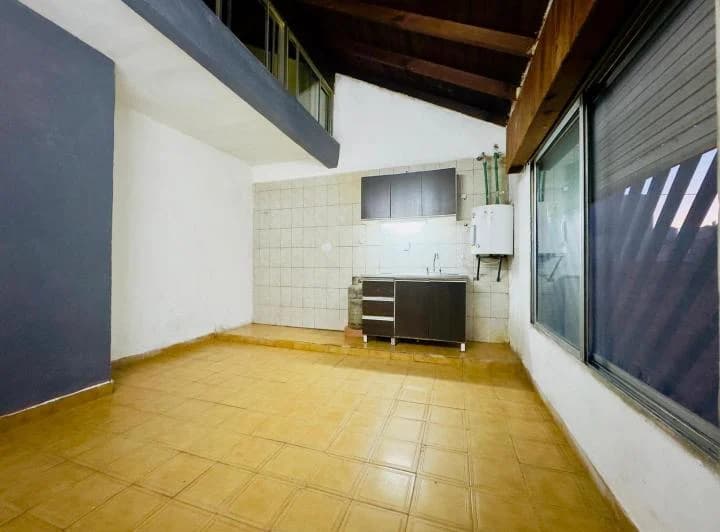 departamento en planta alta zona boulogne 4