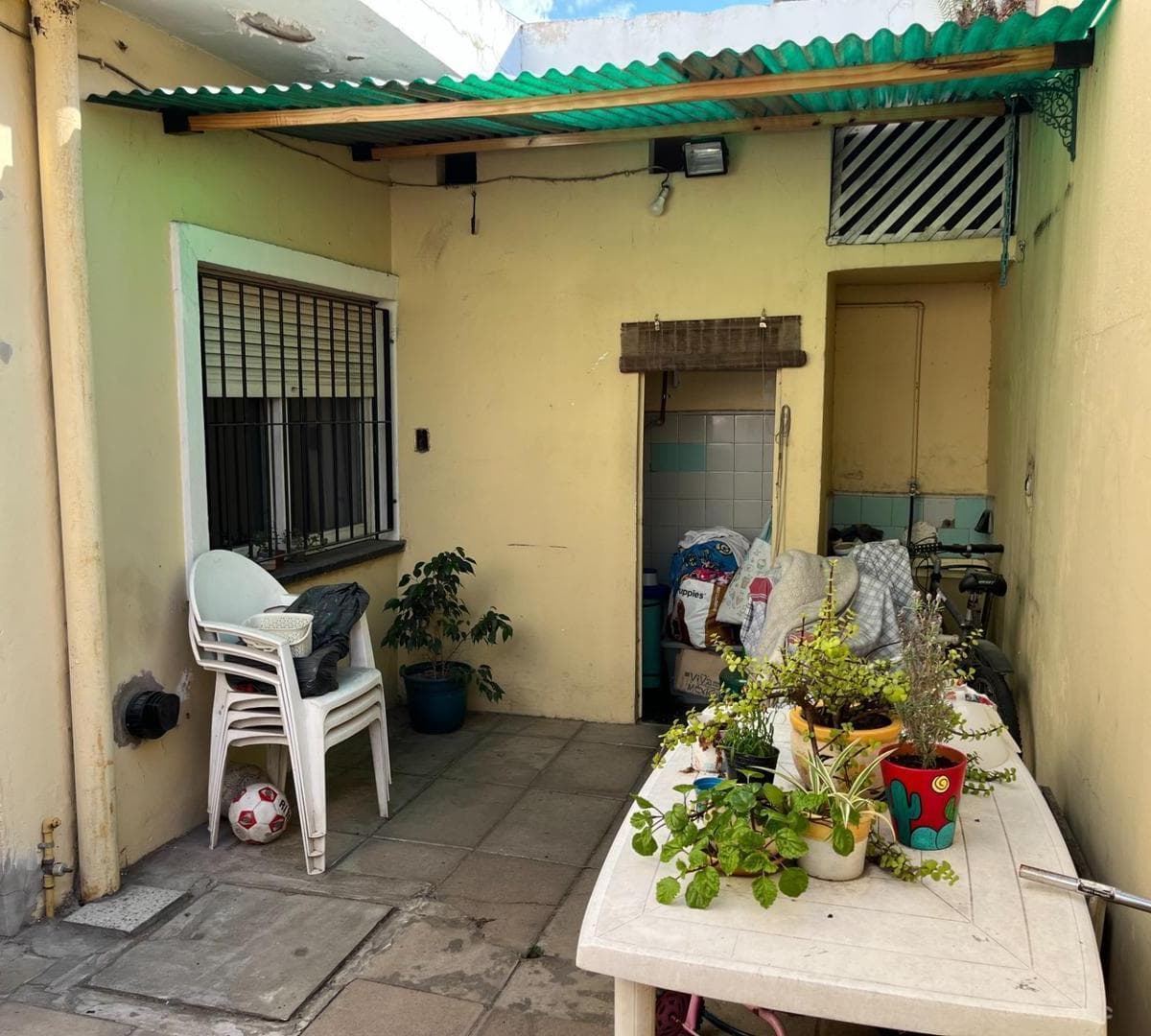 Casa Al Frente en Pb con 2 Dorm y Patio Propio 2
