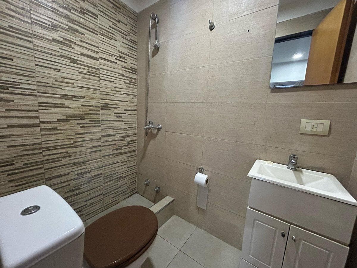 Venta Depto 2 Amb con Patio, Santos Lugares 4