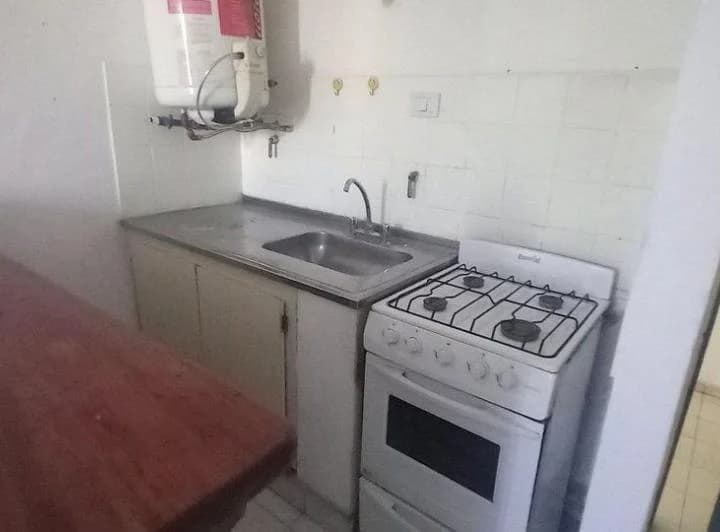 ALQUILER DEPARTAMENTO DUPLEX POR ESCALERA ALBERDI 1