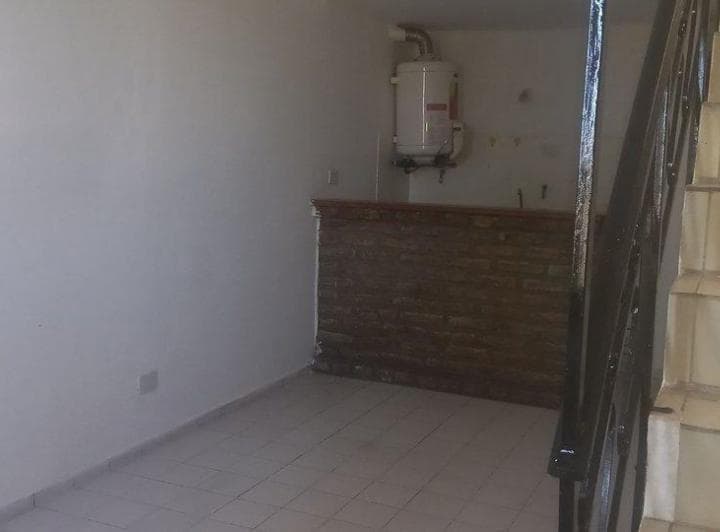 ALQUILER DEPARTAMENTO DUPLEX POR ESCALERA ALBERDI 2