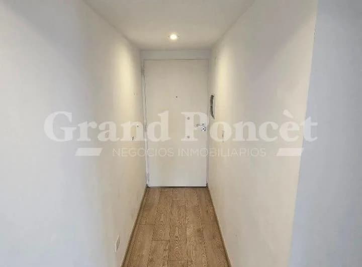 Departamento de 2 Ambientes con Balcón y Cochera 1