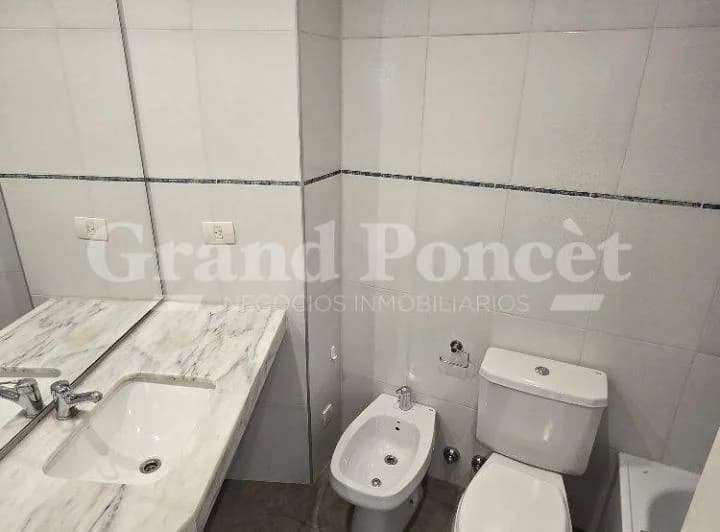 Departamento de 2 Ambientes con Balcón y Cochera 5