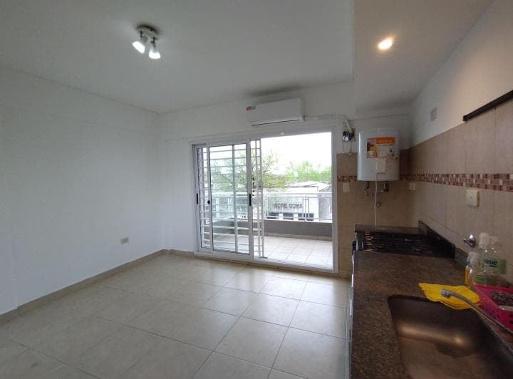 Depto 2 Amb Alquiler Liniers Con Balcon Al Fte - Av Rivadavia y Tuyu 3