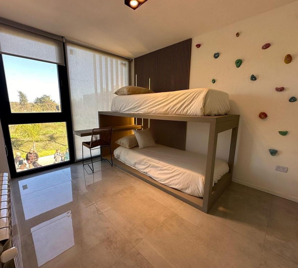 Casa Triplex en Venta en Tigre, G. B. a. Zona Norte, Argentina 2