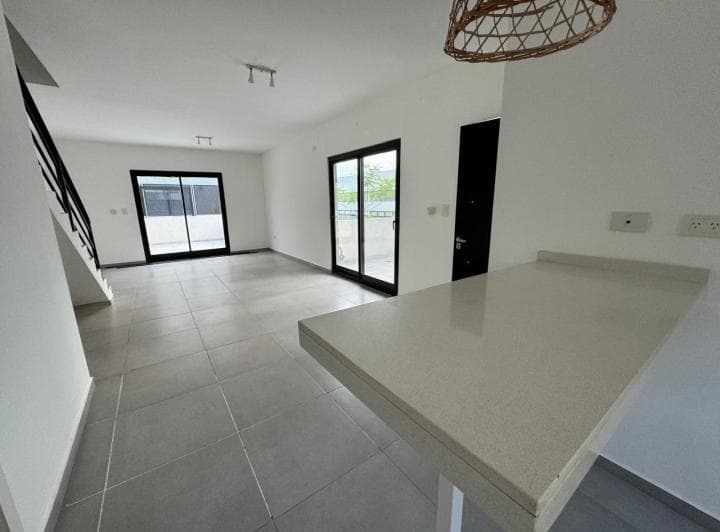 Venta de Duplex de 3 ambientes en Pacheco / Benavidez 3