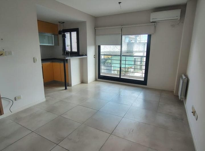 Alquiler Departamento 2 ambientes con cochera en Parque Chacabuco 3
