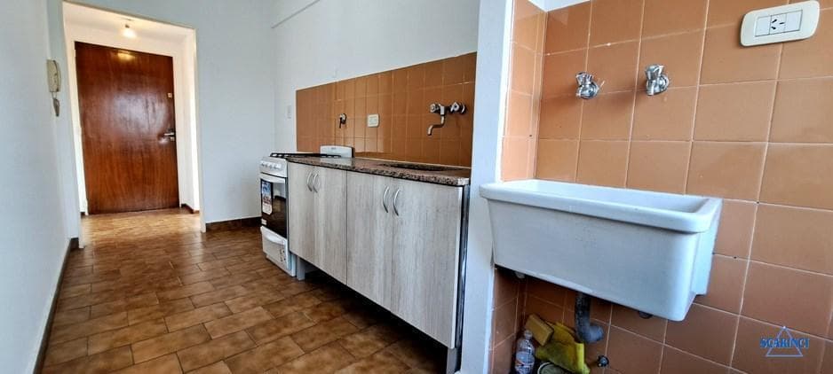 Venta Departamento de 3 Amb. con Balcón Al Frente Stos Lugares. 4