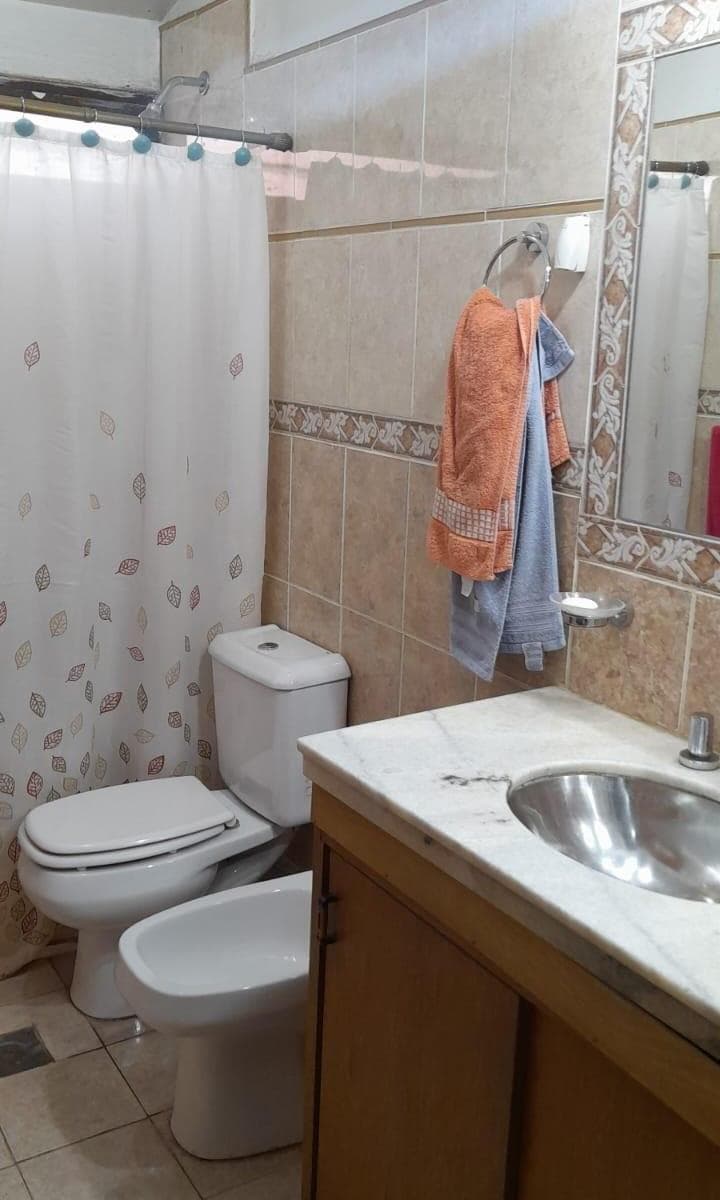 Vendo Casa 4 Dorm. B° Poeta Lugones. 2