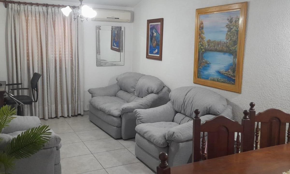 Vendo Casa 4 Dorm. B° Poeta Lugones. 5