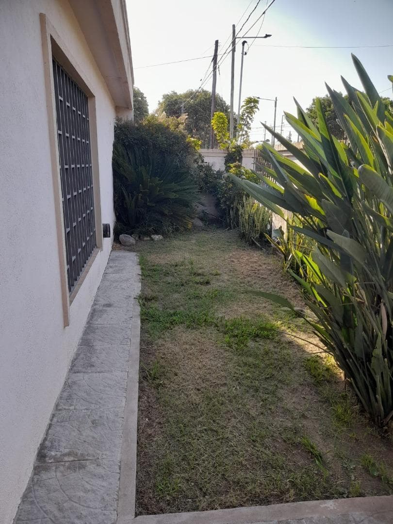 Venta Casa 4 Dorm. B° Poeta Lugones Apta Bancor 3