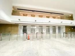 ALQUILER DE OFICINA CORPORATIVA c/COCHERA - MADERO CENTER 4