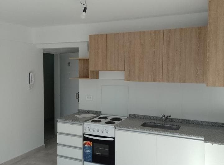 ALQUILER DE DEPARTAMENTO CON COCHERA CERCANO AL CENTRO DE MORON 5