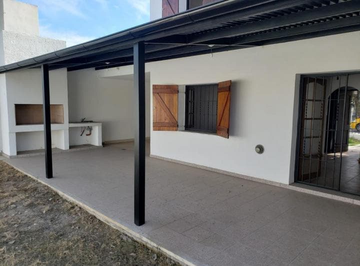 Dúplex en Alquiler/Venta 2 dormitorios, cochera y patio 1