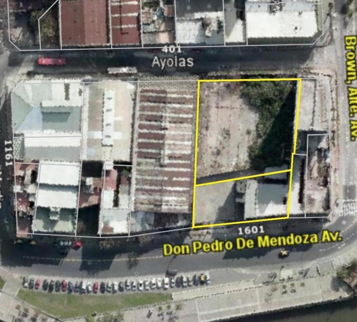 Unico Lote Techado de 2400 m² Sobre Av Pedro de Mendoza 3