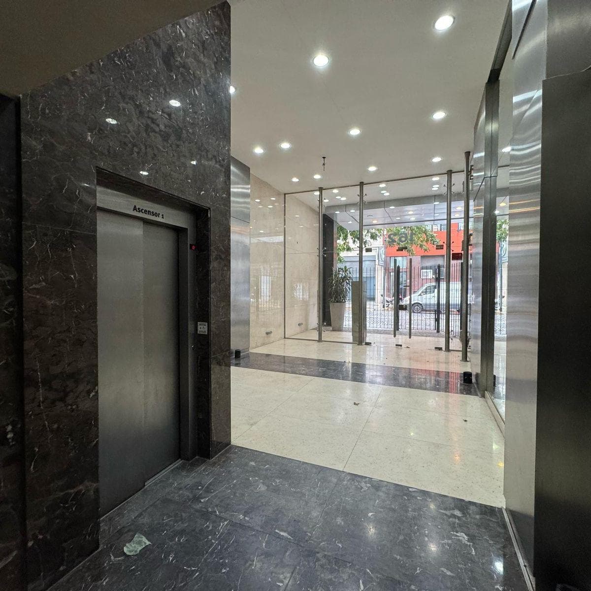 Edificio Comercial de 11 Pisos y 2 Niveles de Cocheras (14) 2938 m² Edif. - Puerto Madero 4