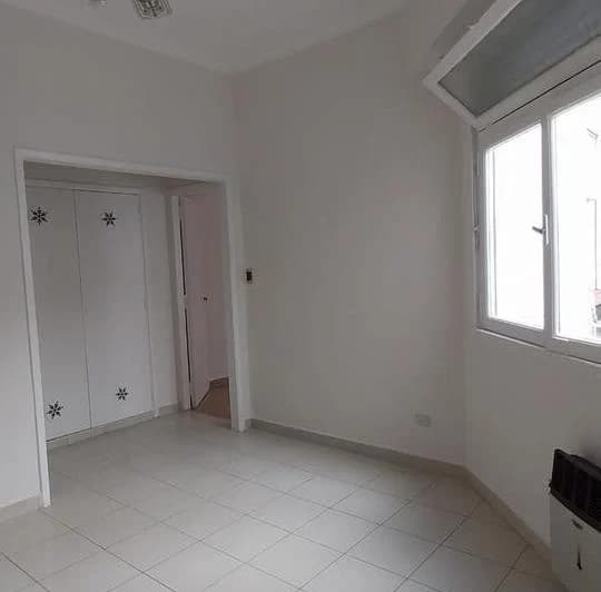 Departamento tipo PH 2 ambientes muy luminoso, precio incluye expensas, aysa y Agip 5