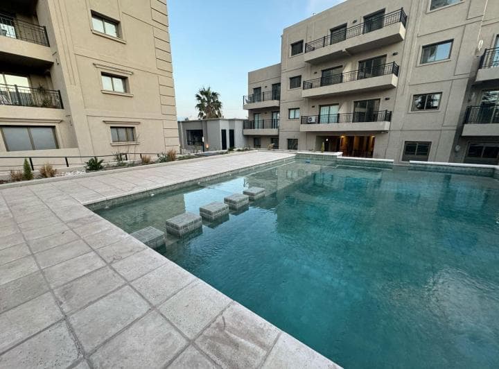 OPENHOUSE alquila hermoso departamento de categoría en Torres del Marqués. 1