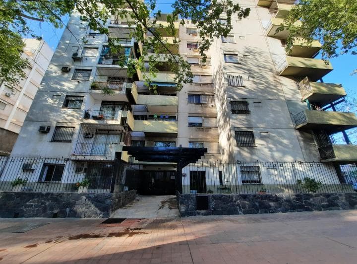 ALQUILAMOS Departamento 2 dormitorios, 2 baños. Zona Centro 1
