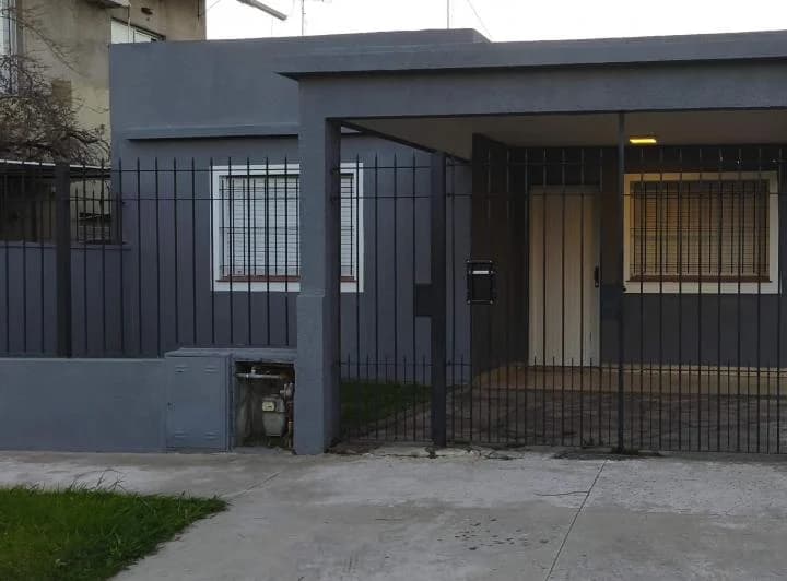 ALQUILO CASA AMPLIA Y LUMINOSA 1