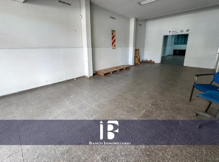 Local Comercial Depósito Oficinas. Av San Martin  5