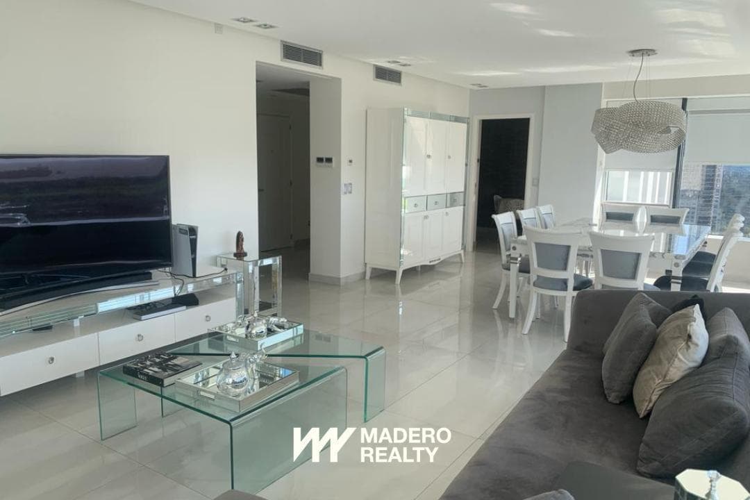 Renoir 1 - 4 Ambientes - 3 Dorm. - 4 Baños - 1 Toilette - 2 Cocheras - 180 m² 2