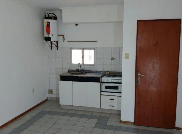 Royo Inmobiliaria alquila monoambiente zona Facultad de Abogacía 1
