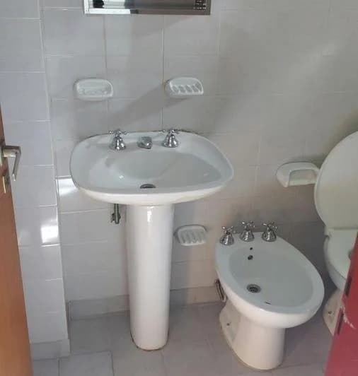 Royo Inmobiliaria alquila monoambiente zona Facultad de Abogacía 3