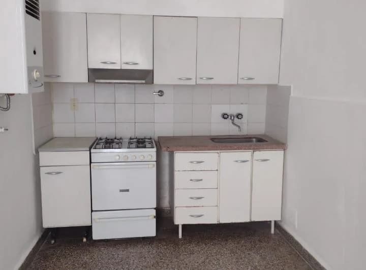 Royo Inmobiliaria alquila departamento interno de un dormitorio con patiecito sin gas natural 1