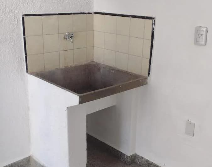 Royo Inmobiliaria alquila departamento interno de un dormitorio con patiecito sin gas natural 4