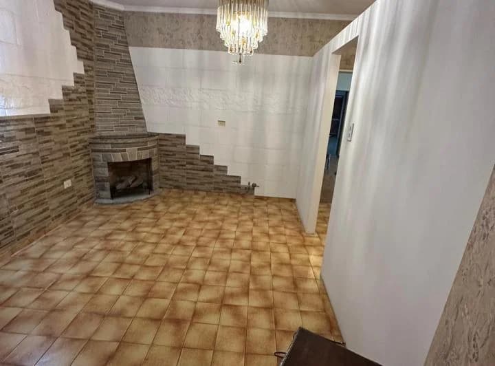 EXCELENTE CASA CON TERRAZA Y COCHERA 3