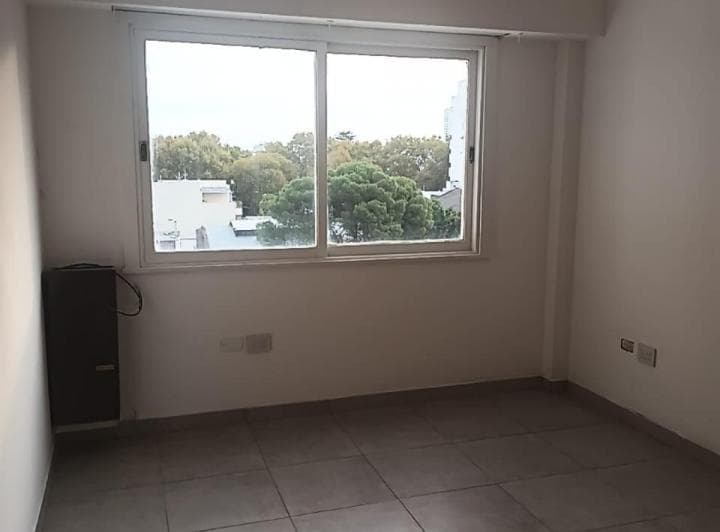 Departamento 2 ambientes a la calle con balcon 3