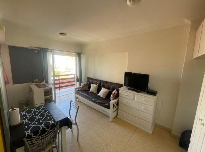 Edif. Metro piso 5 - Monoambiente - Miramar 3