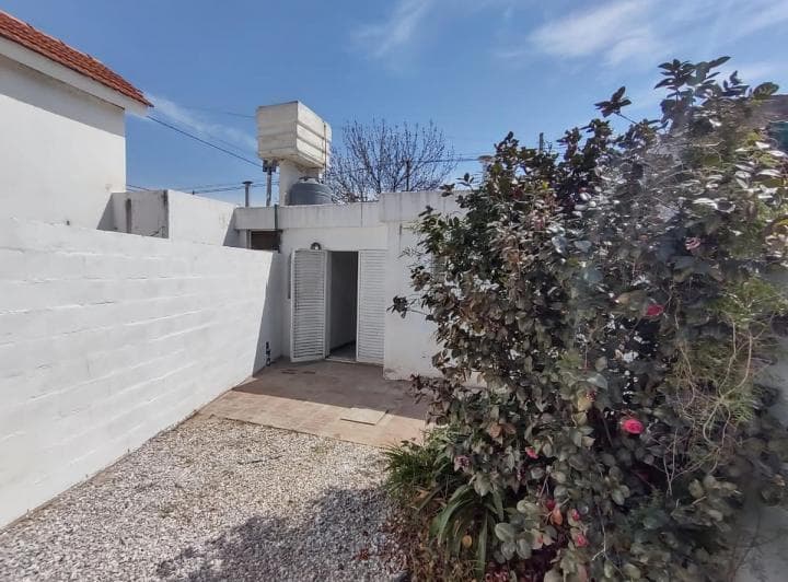 ALQUILER DE CASA 2D AARON CASTELLANOS 2545  B MATIENZO  CORDOBA 3