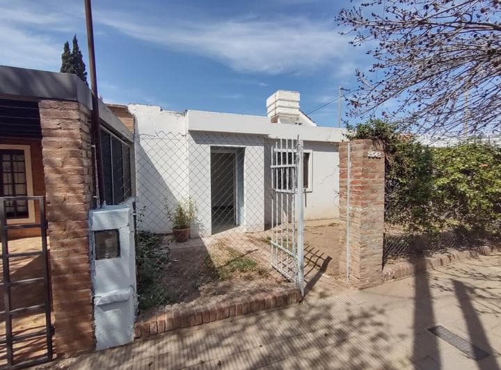 ALQUILER DE CASA 2D AARON CASTELLANOS 2545  B MATIENZO  CORDOBA 2