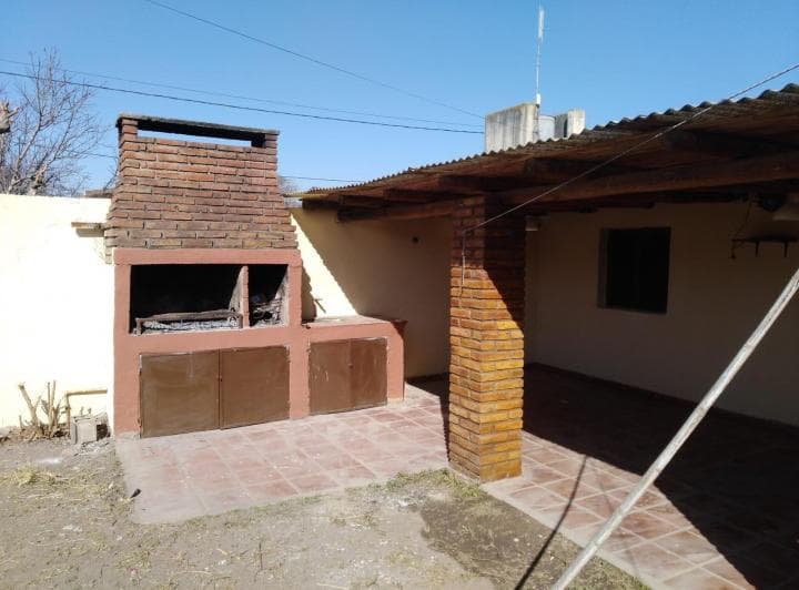 ALQUILER CASA 3 DORMITORIOS BARRIO BOUWER 4