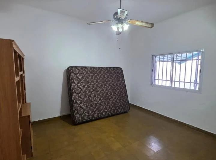 Departamento 2 dormitorios con entrada independiente y patio.Cerro de las Rosas 1