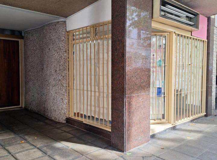 LOCAL COMERCIAL EN ALQUILER-IMPECABLE -60 M2  4