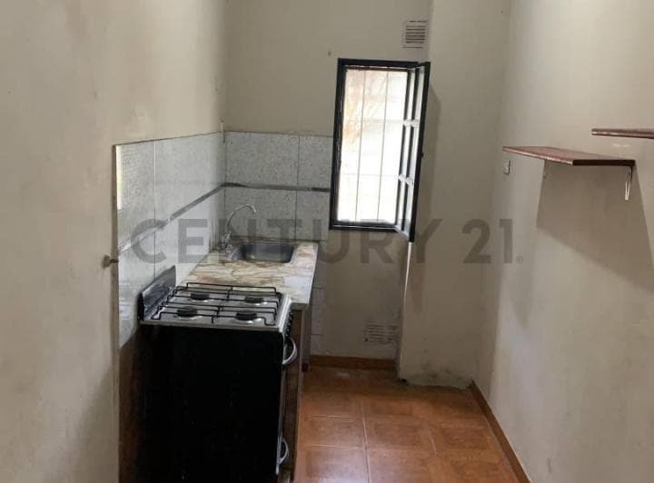 ALQUILER TIPO PH DOS AMBIENTES SARANDI 2