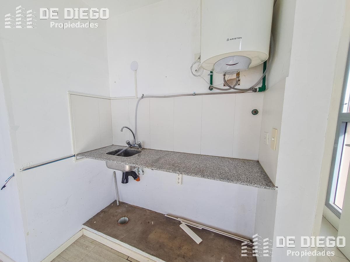 En Venta Oficina Consultorio con Cochera Cubierta, Entre Villanueva y Nordelta, Benavidez, Tigre 2