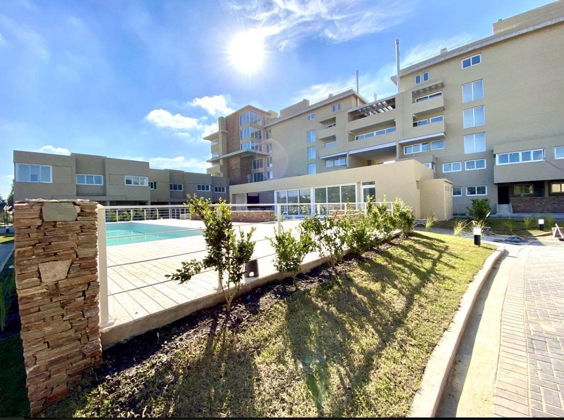 Departamento en Jardines del Palmar 1