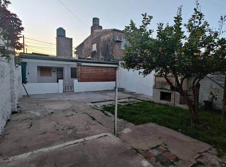 Alquiler Casa de Dos Dormitorios Cochera y Patio 1