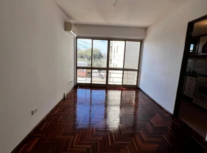 Alquilo departamento de 2 Dormitorios en calle Chile y Las Heras de Ciudad. 1