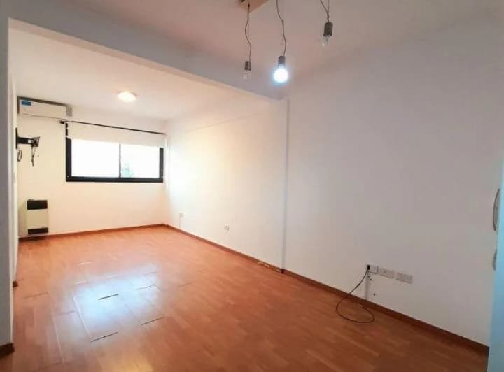 Departamento en alquiler. Ubicado en 15 47 y 48. 5