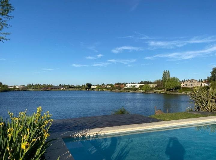 Casa en  alquiler TEMPORARIO en Talar del Lago II al AGUA 1