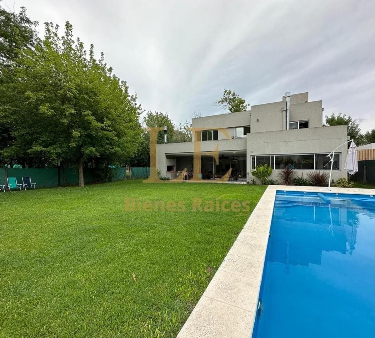 Venta Casa en Los Berros 2 Bella Vista 1